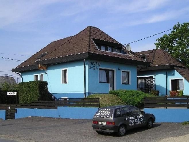 Bed and Breakfast Domino Panzió Székesfehérvár Exterior foto